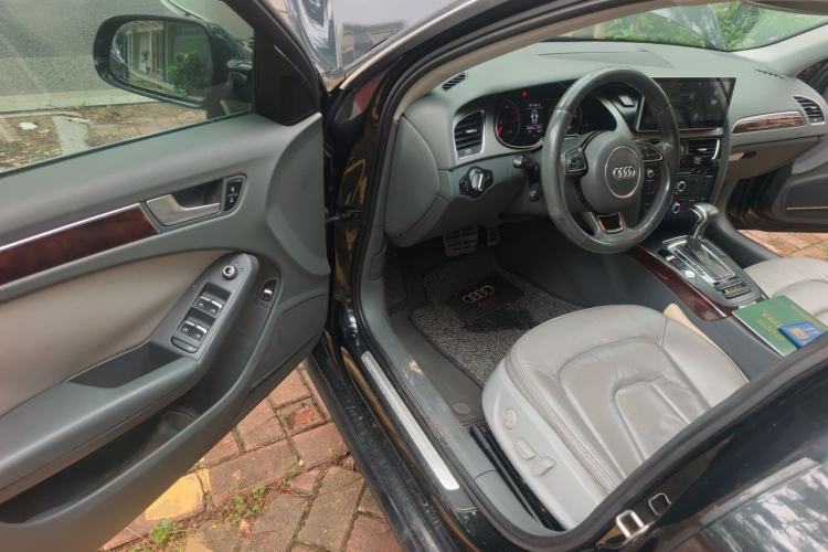 Used Audi A4L 2013 35 TFSI Automatic Comfort Model Driver Seat