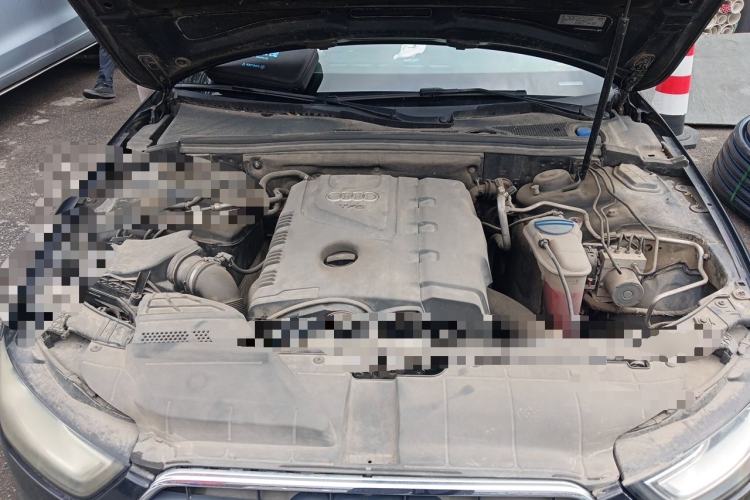 Used Audi A4L 2013 35 TFSI Automatic Standard Model Engine Bay