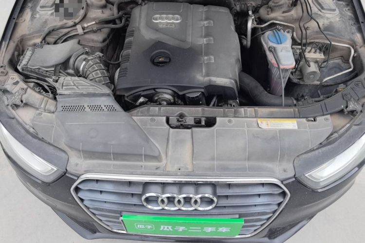 Used Audi A4L 2013 35 TFSI Automatic Standard Model Engine Bay