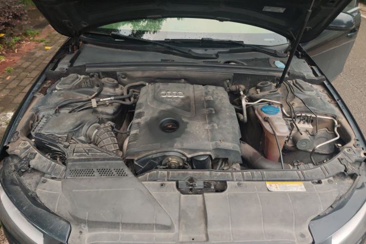 Used Audi A4L 2013 30 TFSI Automatic Comfort Model Engine Bay