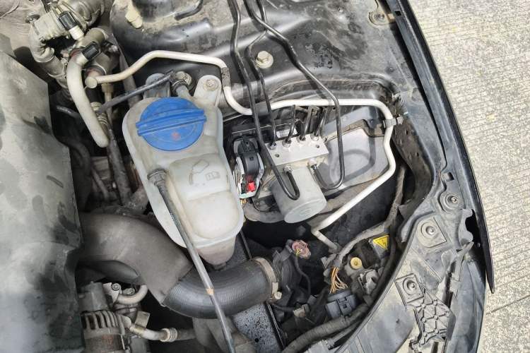 Used Audi A4L 2013 40 TFSI quattro Individual Sport Edition Engine Bay Left