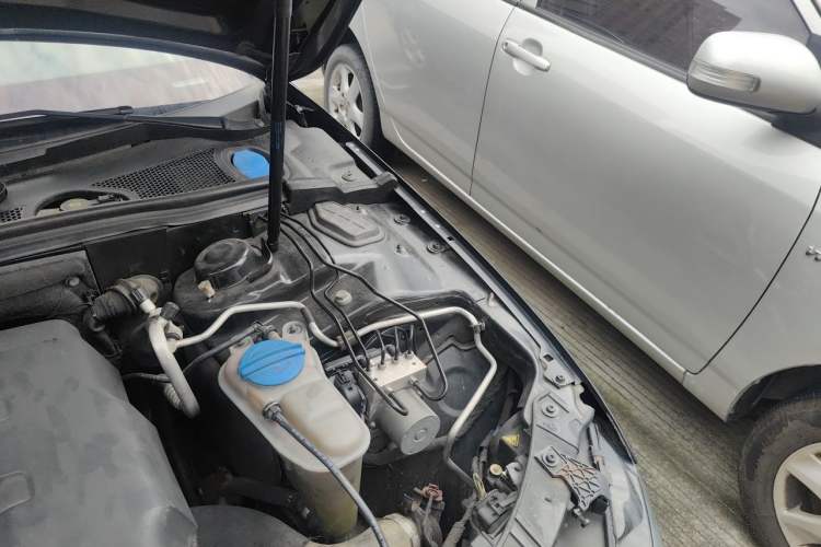 Used Audi A4L 2013 35 TFSI Automatic Comfort Model Engine Bay Left