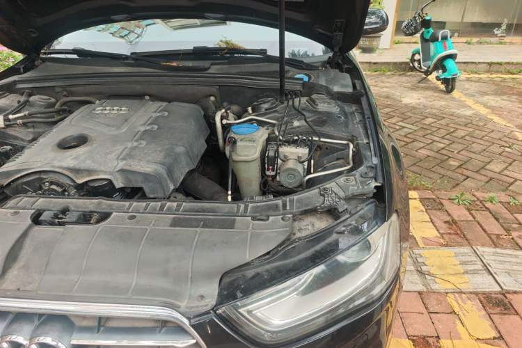 Used Audi A4L 2013 35 TFSI Automatic Comfort Model Engine Bay Left