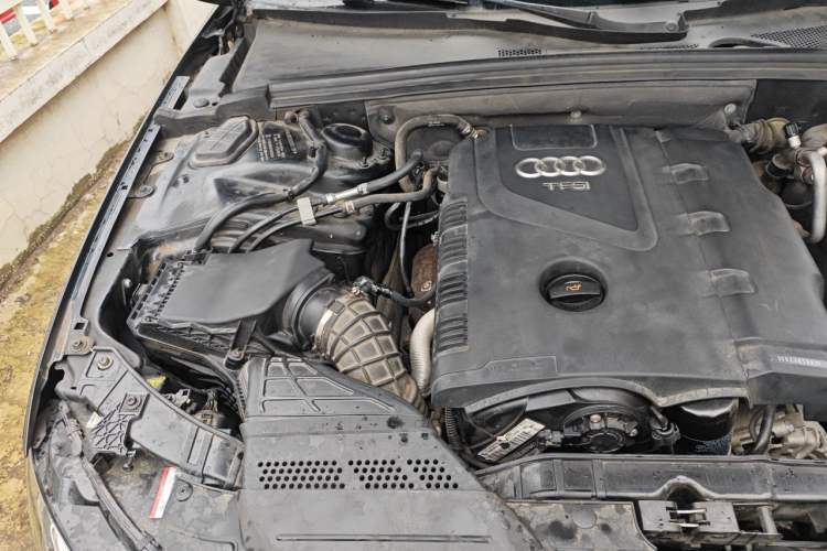 Used Audi A4L 2013 35 TFSI Automatic Comfort Model Engine Bay Right