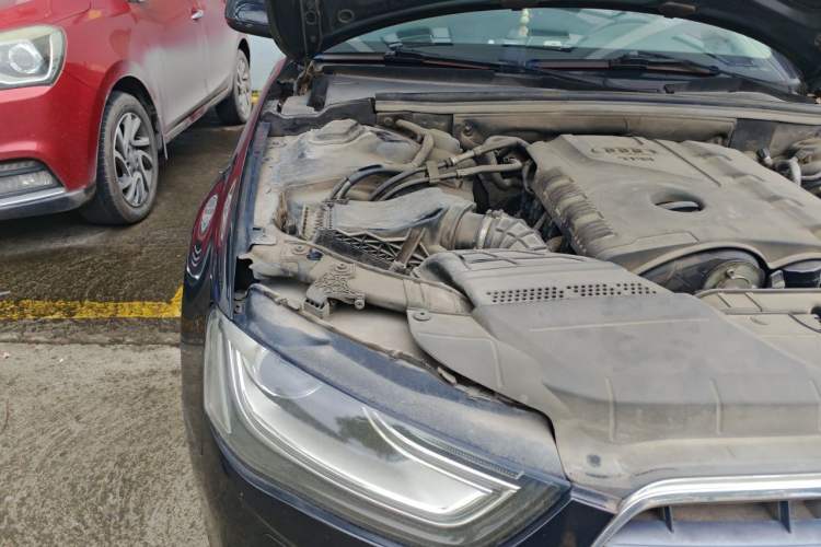 Used Audi A4L 2013 35 TFSI Automatic Comfort Model Engine Bay Right