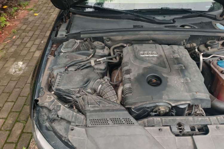 Used Audi A4L 2013 30 TFSI Automatic Comfort Model Engine Bay Right