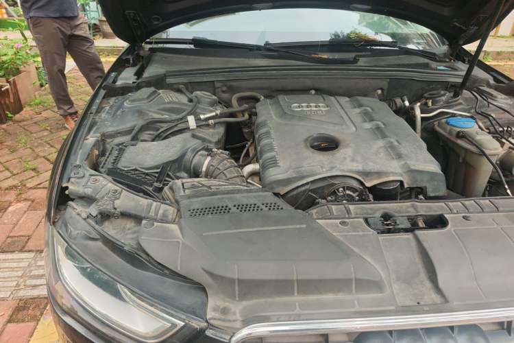 Used Audi A4L 2013 35 TFSI Automatic Comfort Model Engine Bay Right
