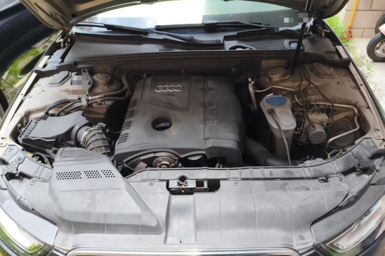 Used Audi A4L 2013 35 TFSI Automatic Standard Model Engine Bay