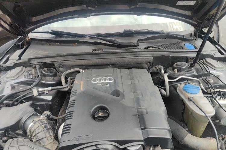Used Audi A4L 2013 35 TFSI Automatic Comfort Model Engine Bay