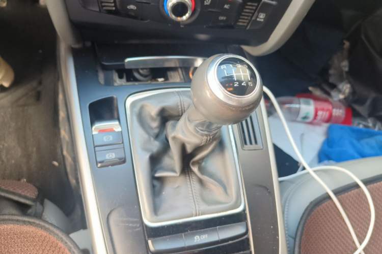 Used Audi A4L 2013 30 TFSI Manual Comfort Model Gear Lever