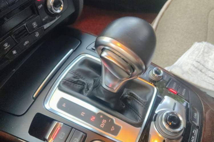 Used Audi A4L 2013 35 TFSI Automatic Technology Edition Gear Lever