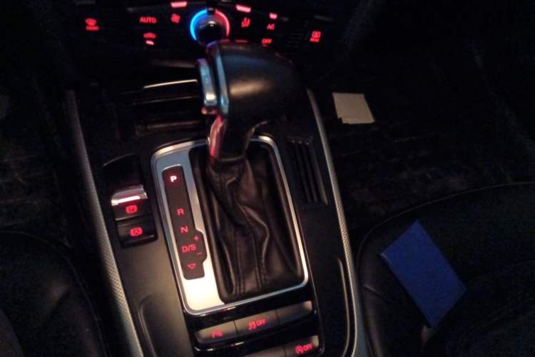 Used Audi A4L 2013 35 TFSI Automatic Standard Model Gear Lever