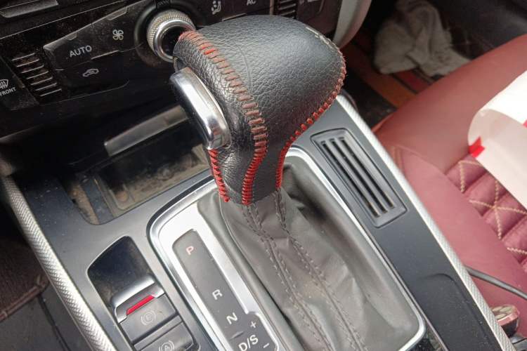 Used Audi A4L 2013 35 TFSI Automatic Standard Model Gear Lever