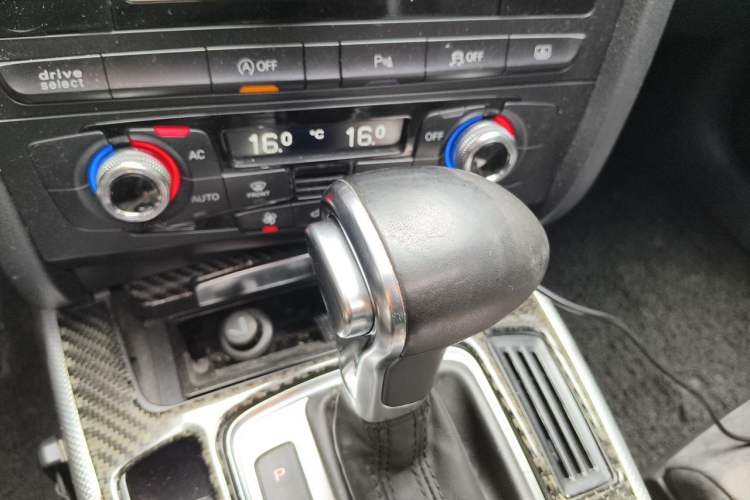 Used Audi A4L 2013 40 TFSI quattro Individual Sport Edition Gear Lever