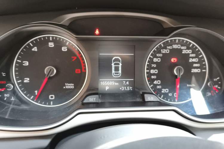 Used Audi A4L 2013 35 TFSI Automatic Standard Model Instrument Cluster