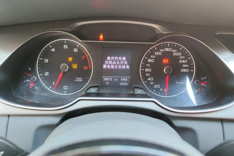 Used Audi A4L 2013 35 TFSI Automatic Technology Edition Odometer Close Up