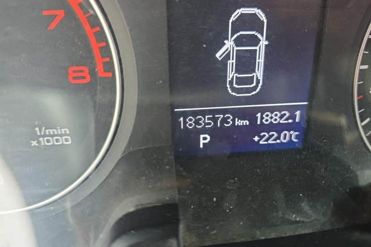 Used Audi A4L 2013 35 TFSI Automatic Standard Model Odometer Close Up