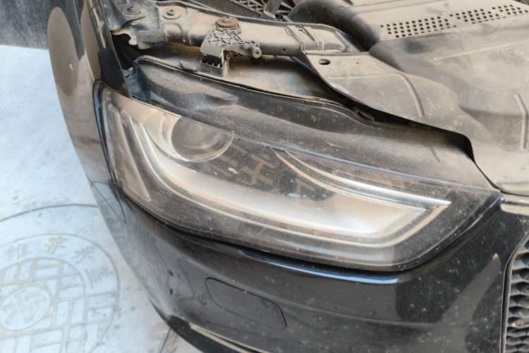 Used Audi A4L 2013 35 TFSI Automatic Standard Model Right Front Headlight