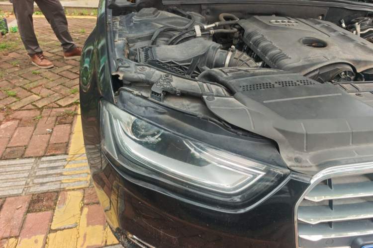 Used Audi A4L 2013 35 TFSI Automatic Comfort Model Right Front Headlight