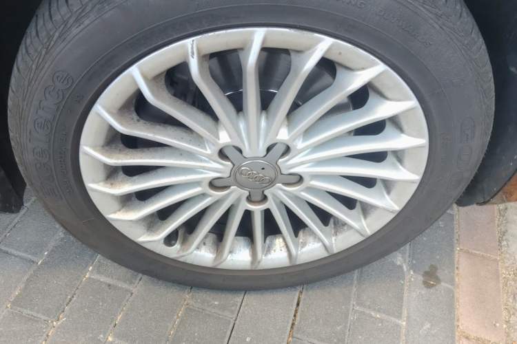 Used Audi A4L 2013 35 TFSI Automatic Technology Edition Right Front Wheel Hub
