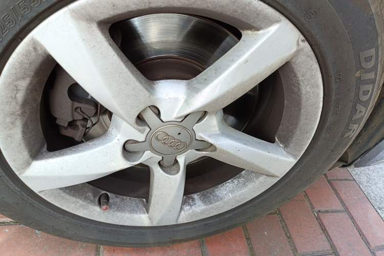 Used Audi A4L 2013 35 TFSI Automatic Standard Model Right Front Wheel Hub