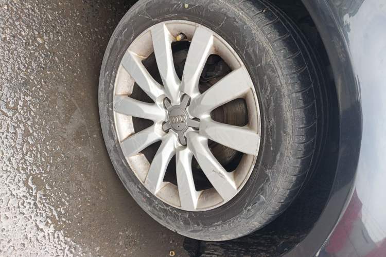 Used Audi A4L 2013 35 TFSI Automatic Standard Model Right Front Wheel Hub