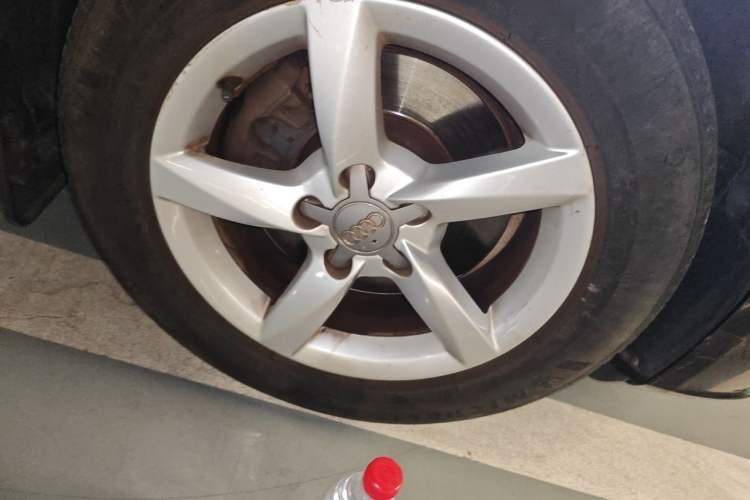 Used Audi A4L 2013 35 TFSI Automatic Standard Model Right Front Wheel Hub