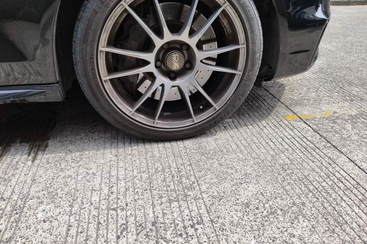 Used Audi A4L 2013 40 TFSI quattro Individual Sport Edition Right Front Wheel Hub