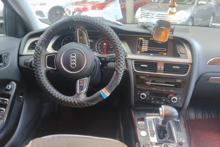Used Audi A4L 2013 35 TFSI Automatic Technology Edition Steering Wheel
