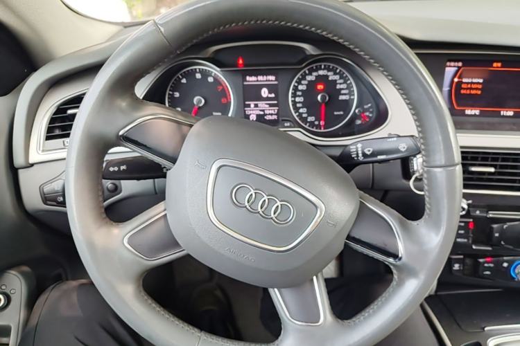 Used Audi A4L 2013 30 TFSI Manual Comfort Model Steering Wheel