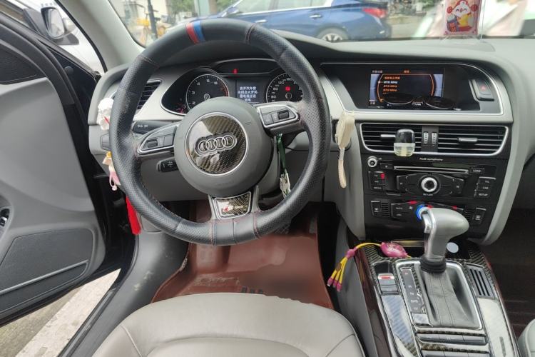 Used Audi A4L 2013 35 TFSI Automatic Comfort Model Steering Wheel