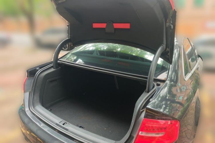 Used Audi A4L 2013 35 TFSI Automatic Comfort Model Trunk