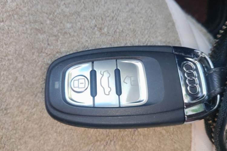 Used Audi A4L 2013 35 TFSI Automatic Technology Edition Vehicle Key
