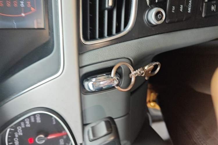 Used Audi A4L 2013 35 TFSI Automatic Comfort Model Vehicle Key