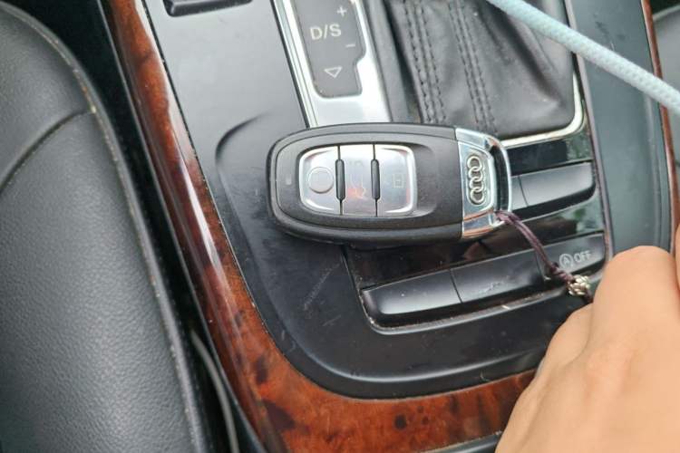 Used Audi A4L 2013 35 TFSI Automatic Comfort Model Vehicle Key