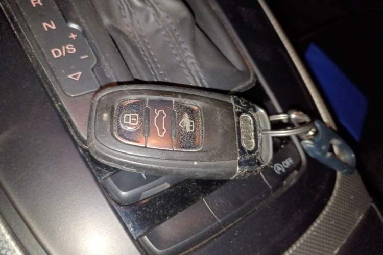 Used Audi A4L 2013 35 TFSI Automatic Standard Model Vehicle Key