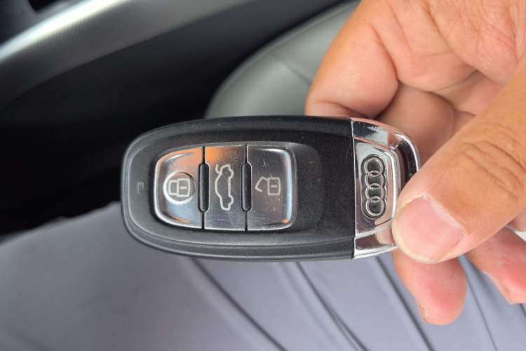 Used Audi A4L 2013 35 TFSI Automatic Standard Model Vehicle Key