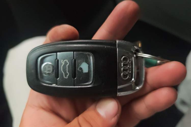 Used Audi A4L 2013 30 TFSI Automatic Comfort Model Vehicle Key