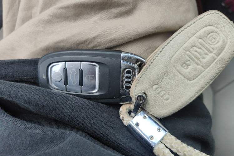 Used Audi A4L 2013 35 TFSI Automatic Comfort Model Vehicle Key