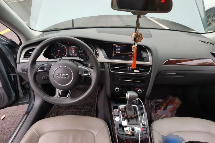 Used Audi A4L 2013 35 TFSI Automatic Technology Edition Center Console
