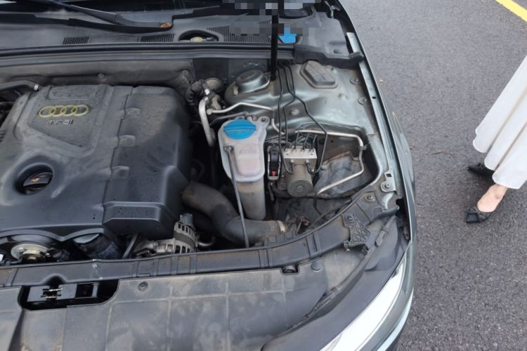 Used Audi A4L 2013 35 TFSI Automatic Technology Edition Engine Bay Left