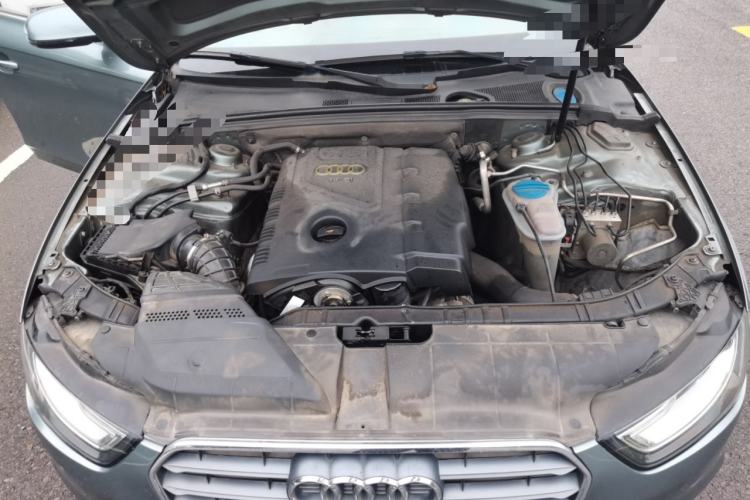 Used Audi A4L 2013 35 TFSI Automatic Technology Edition Engine Bay