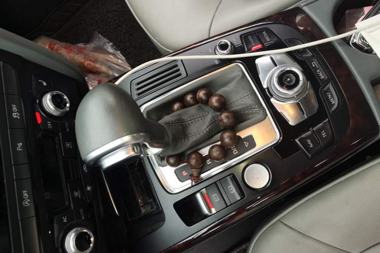 Used Audi A4L 2013 35 TFSI Automatic Technology Edition Gear Lever
