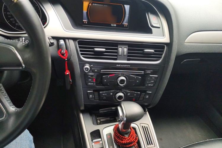 Used Audi A4L 2013 30 TFSI Automatic Comfort Model Audio And AC Panel