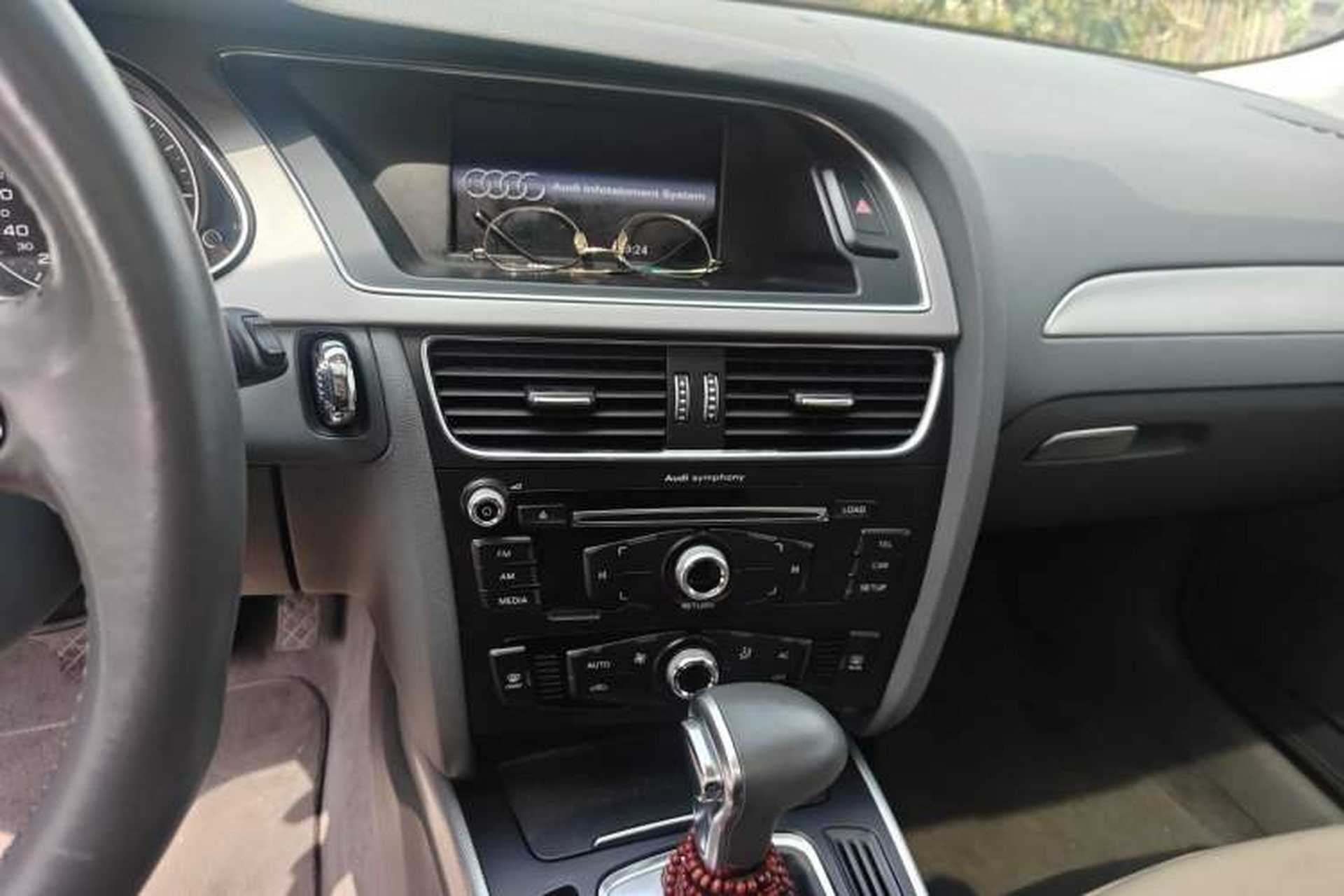 Used Audi A4L 2013 35 TFSI Automatic Standard Model Audio And AC Panel