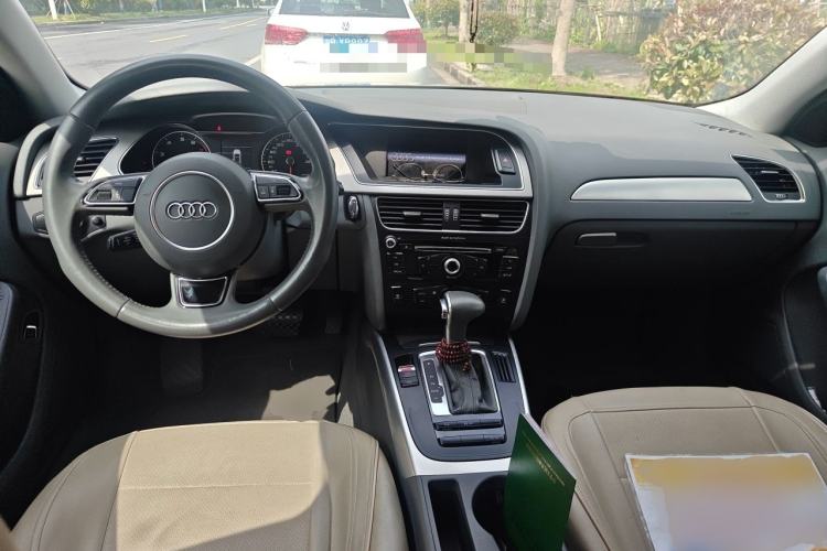 Used Audi A4L 2013 35 TFSI Automatic Standard Model Center Console