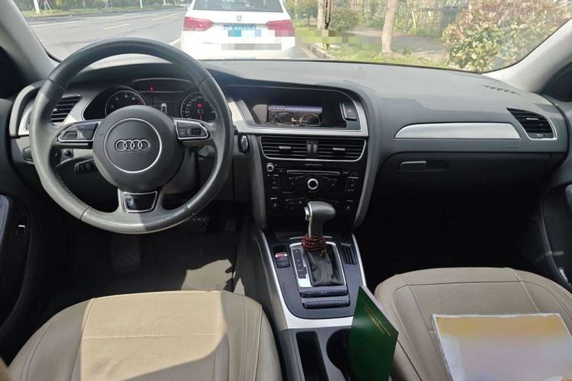 Used Audi A4L 2013 35 TFSI Automatic Standard Model Center Console