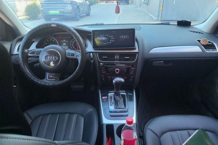 Used Audi A4L 2013 35 TFSI Automatic Standard Model Center Console