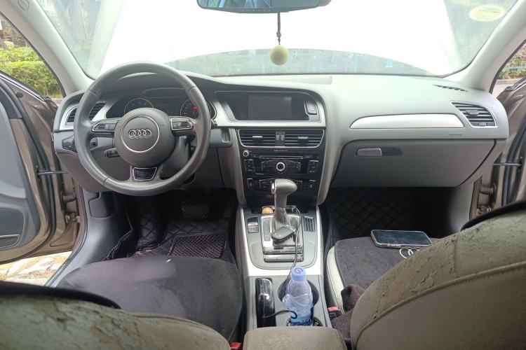 Used Audi A4L 2013 35 TFSI Automatic Standard Model Center Console