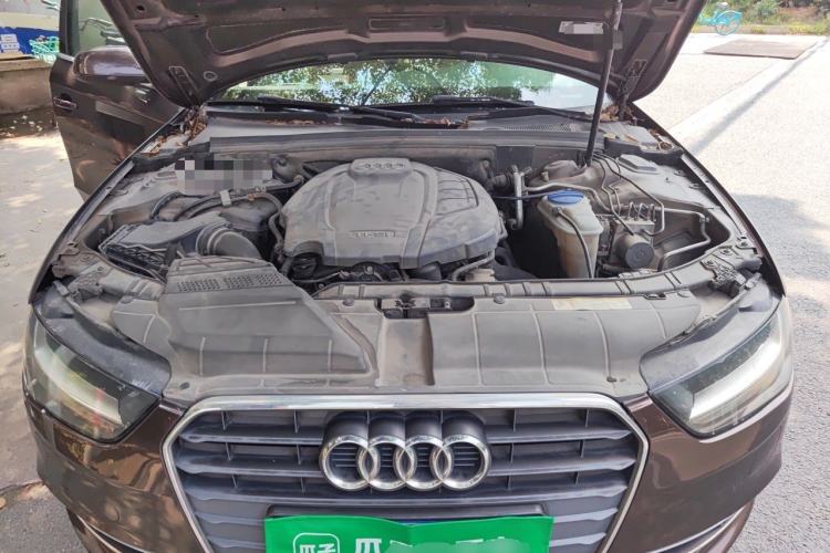 Used Audi A4L 2013 35 TFSI Automatic Standard Model Engine Bay
